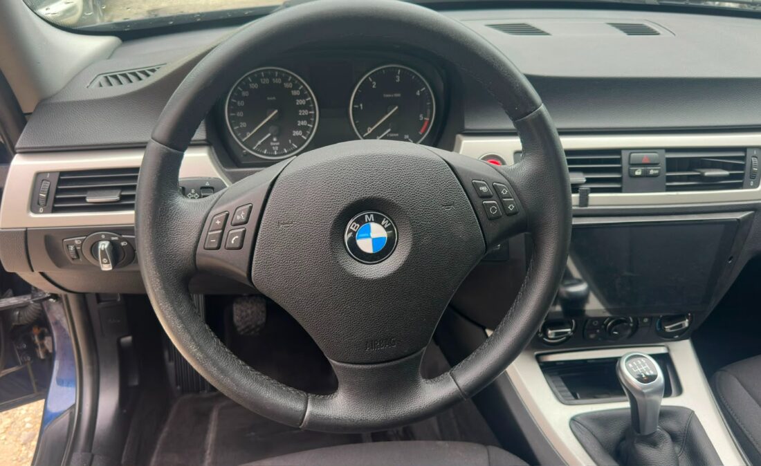 BMW 320d - 2011 - 1995 cm3 - 163 CP - MANUALA 6+1 - 5950 EURO